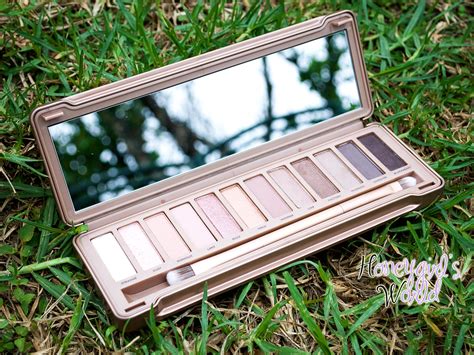 naked 3|Urban Decay Naked 3 Eyeshadow Palette Review & Swatches